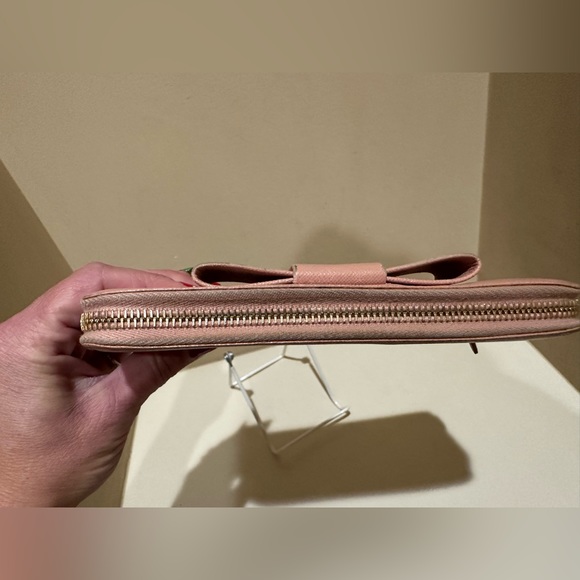 PRADA MILANO SAFFIANO LUX CONTINENTAL
WALLET - Picture 10 of 13